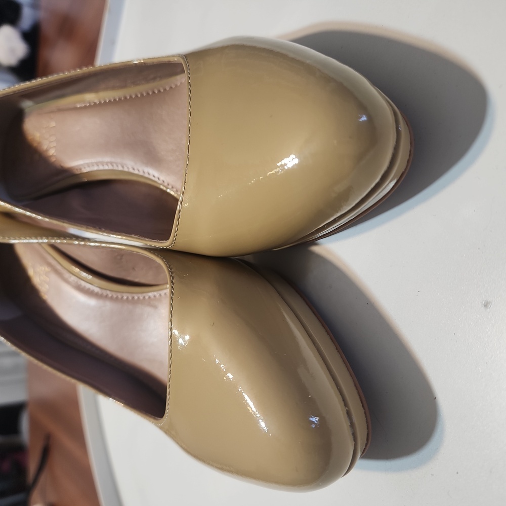Vince Camuto nude heels size 5.5M - Picture 8 of 10